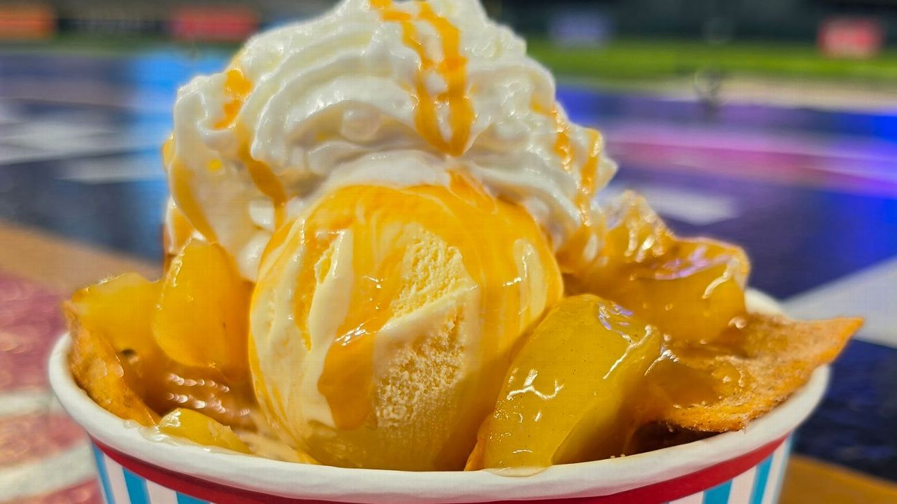 espn.com - Anthony Gharib - Diamondbacks' Apple Pie Nachos among MLB July Fourth ballpark foods