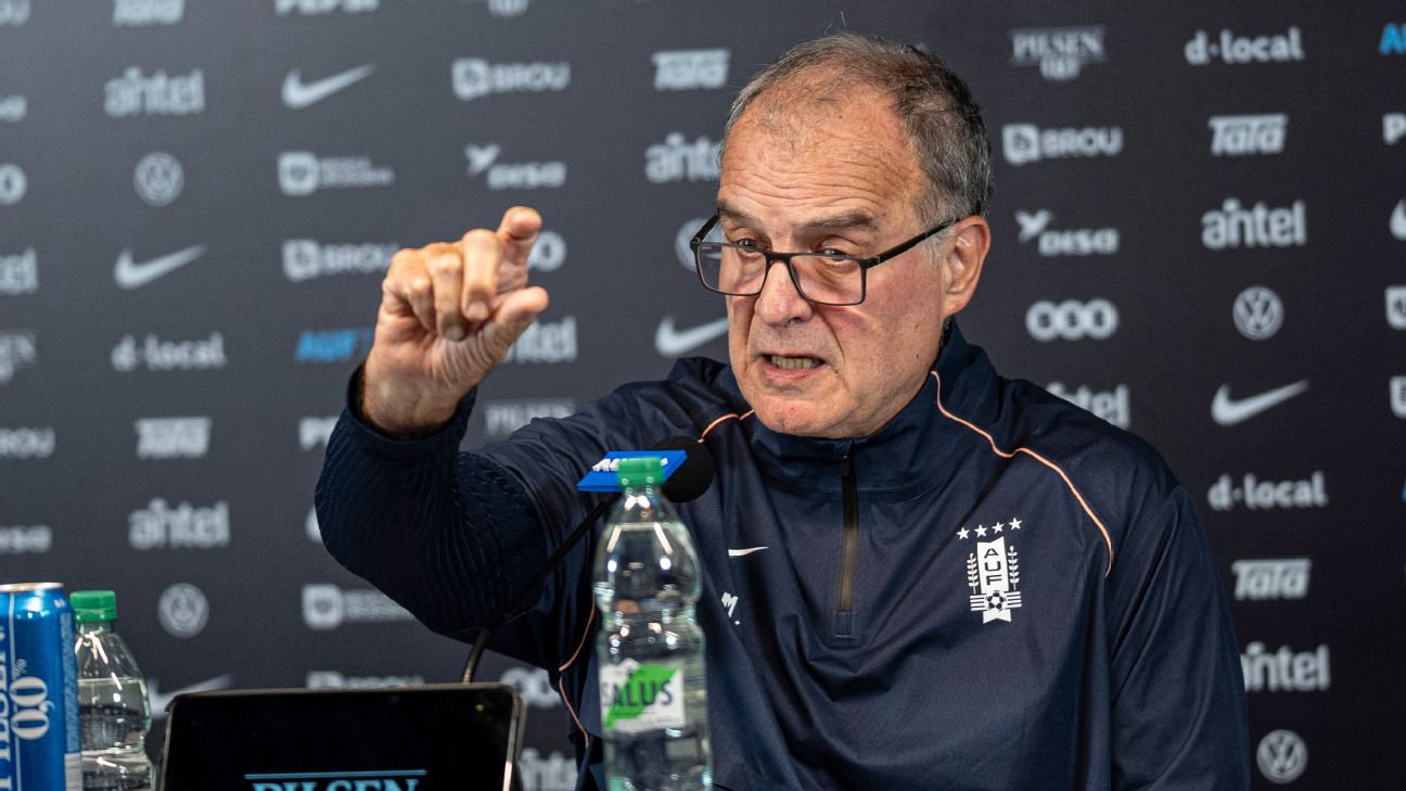 Marcelo Bielsa destacó a Fernando Muslera y valoró su actitud: "Fue de una generosidad inmensa"