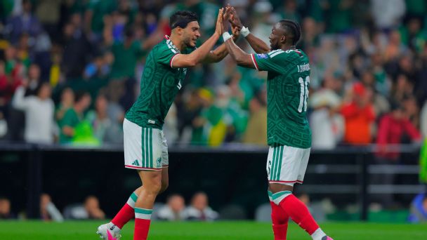 Raúl Jiménez, Julián Quiñones help Mexico past Ecuador, into Round of 16