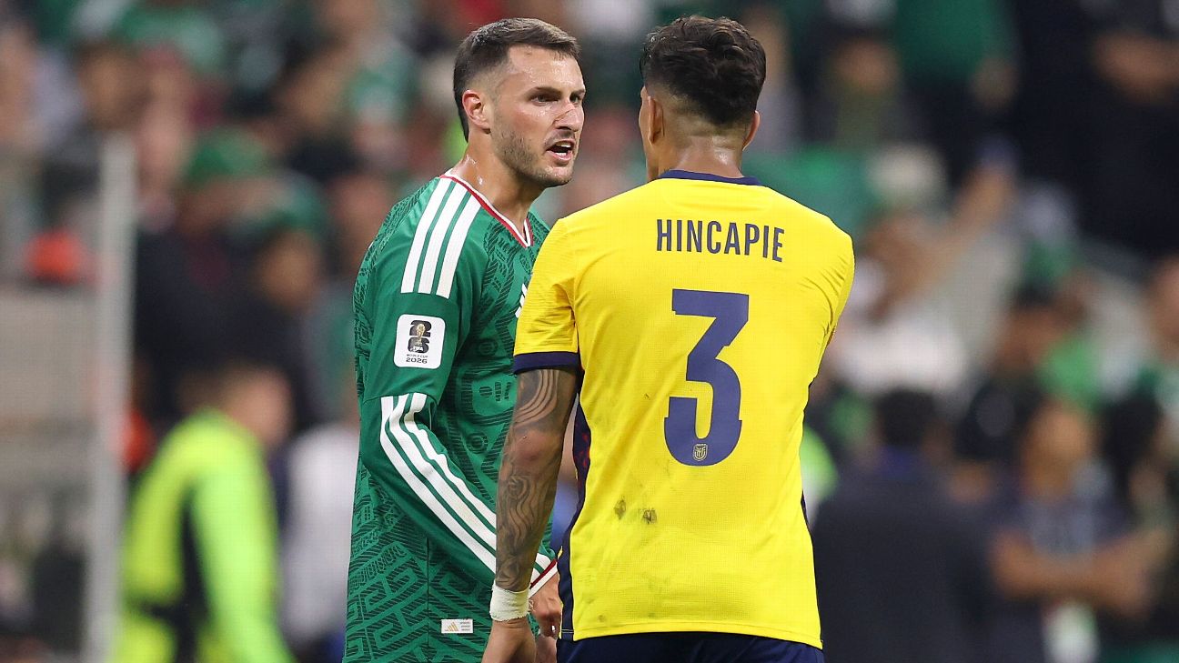 Mundial 2026: Hincapié se tapó la boca y vio la roja en México-Ecuador