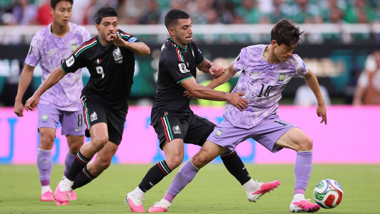 Érik Lira is a combative midfielder who England must battle past.