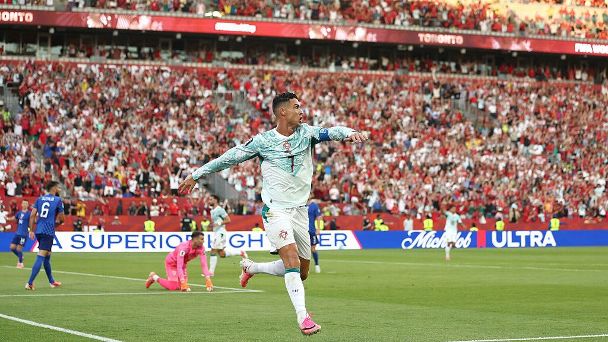 월드컵 2026: 호날두 25골, 야말 100%