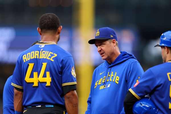 Mariners' Rodriguez goes on 7-day IL after hit to back of helmet