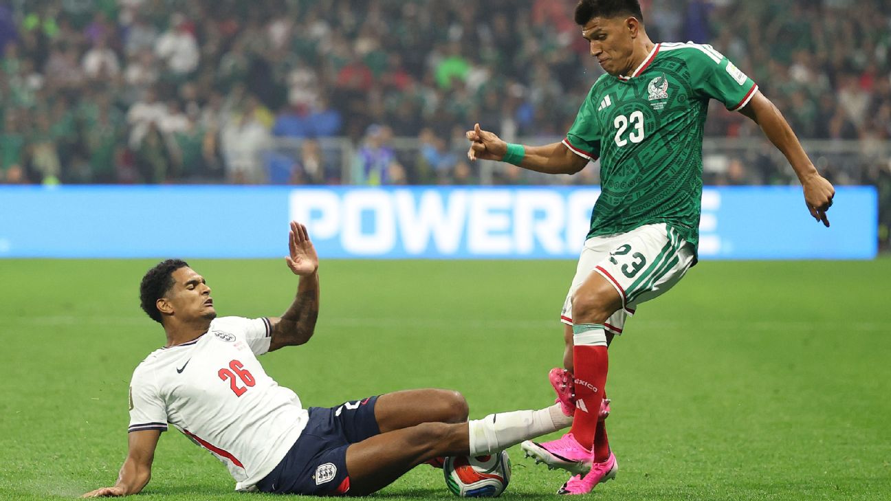 Jarell Quansah fue expulsado y dejó a Inglaterra con diez ante México