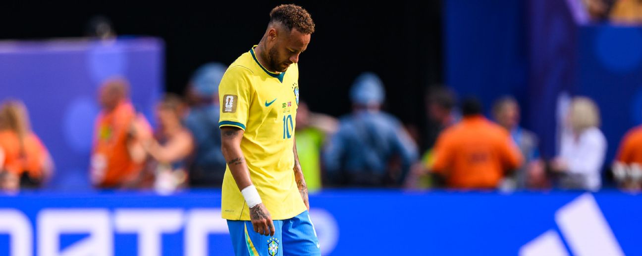 Padre de Neymar le pide recuperar la alegría tras eliminación de Brasil