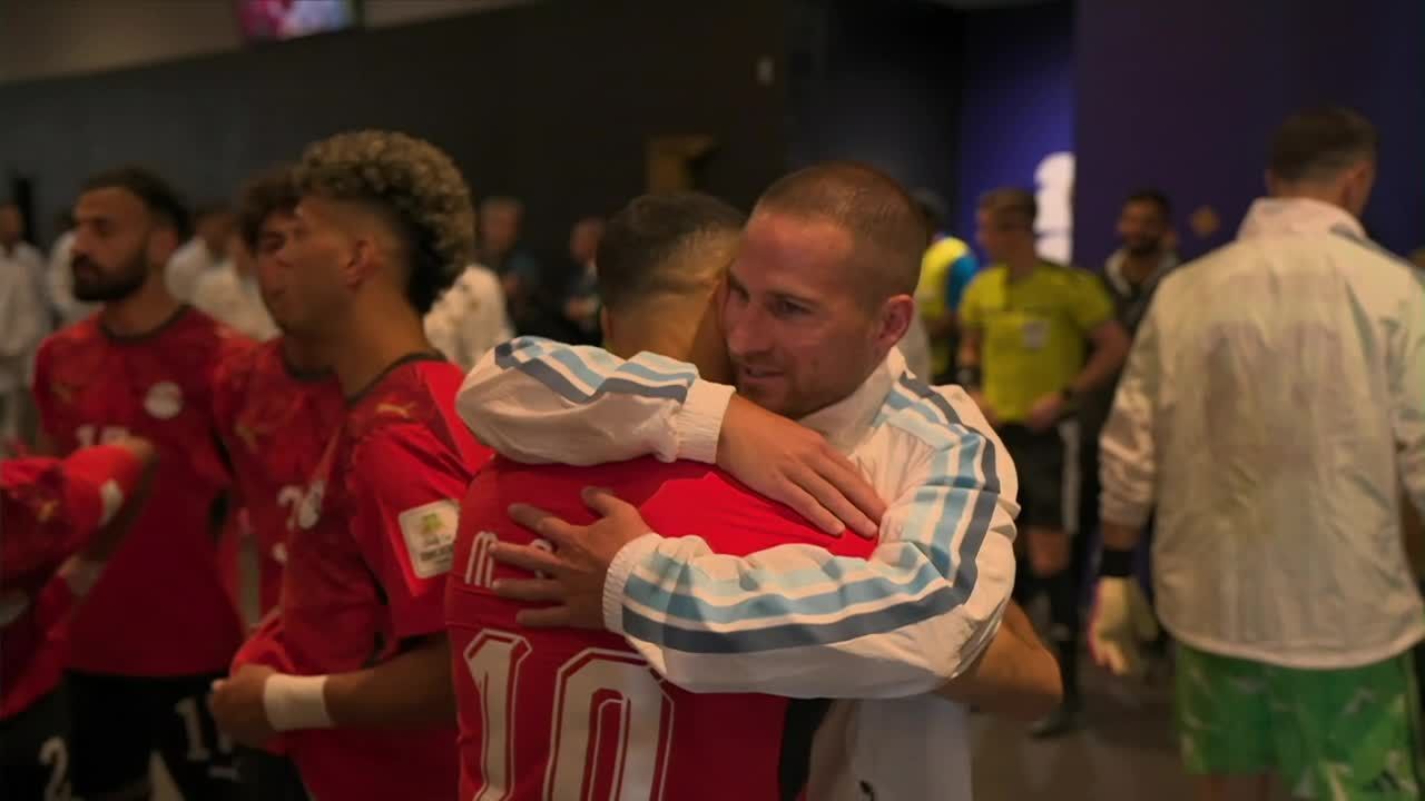 El cariñoso saludo de Salah con las figuras de Argentina en el Mundial 2026