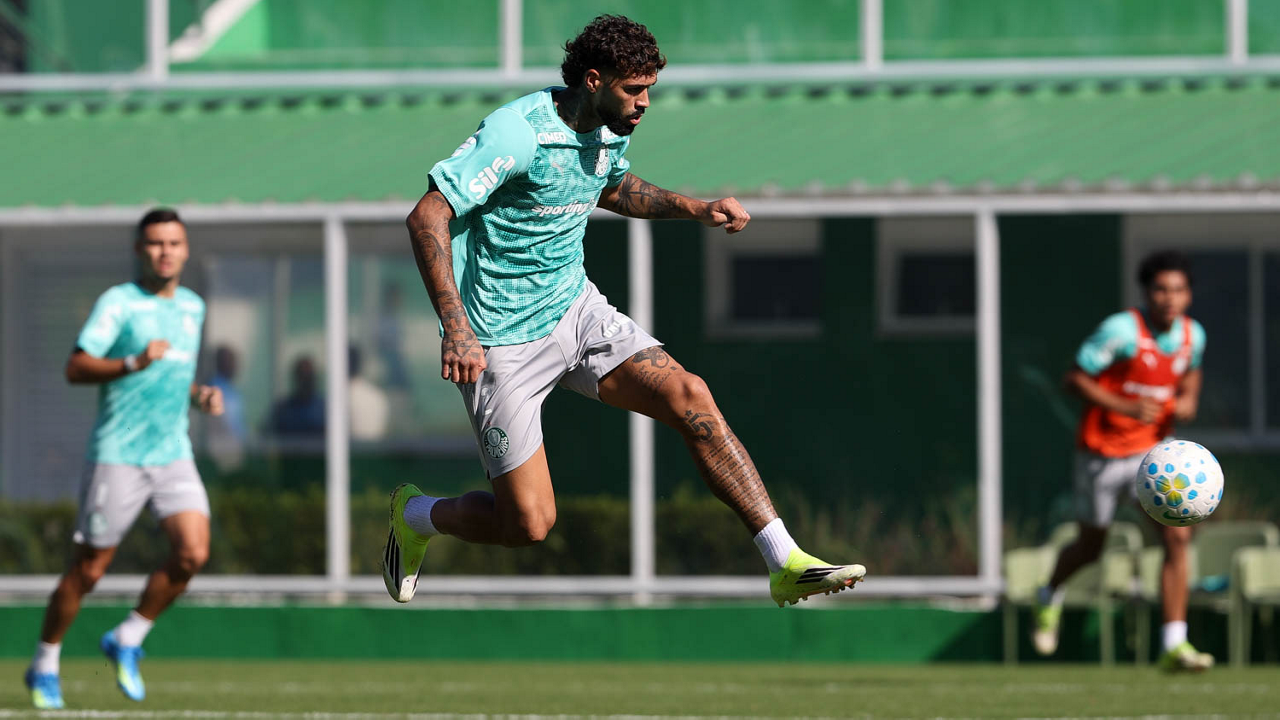 E o Barboza? Zagueiro pode 'estrear' pelo Palmeiras neste sábado e ajudar Abel a realizar 'sonho' no futuro