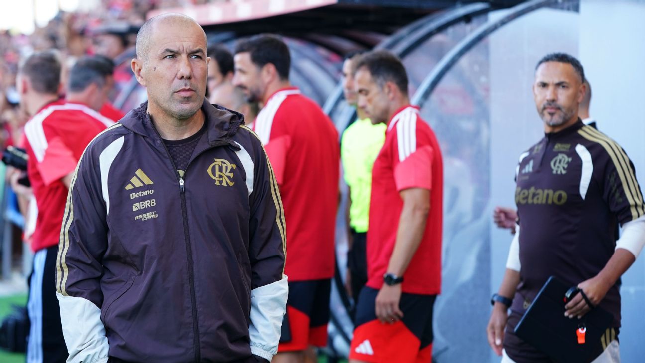 Leonardo Jardim exalta torcida do Flamengo por ter sido maioria em amistoso contra o Benfica em Portugal