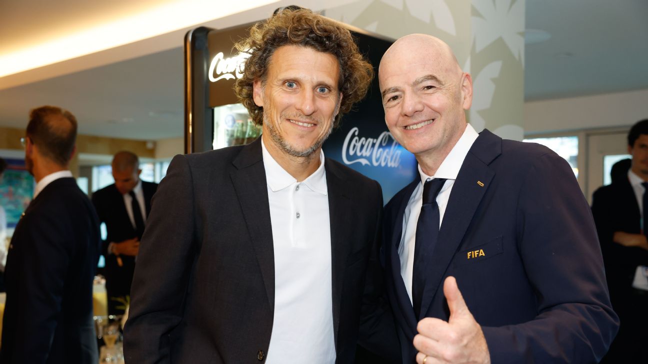 Ídolo, Forlán assume Uruguai após crise com Bielsa e turbulência na Copa do Mundo