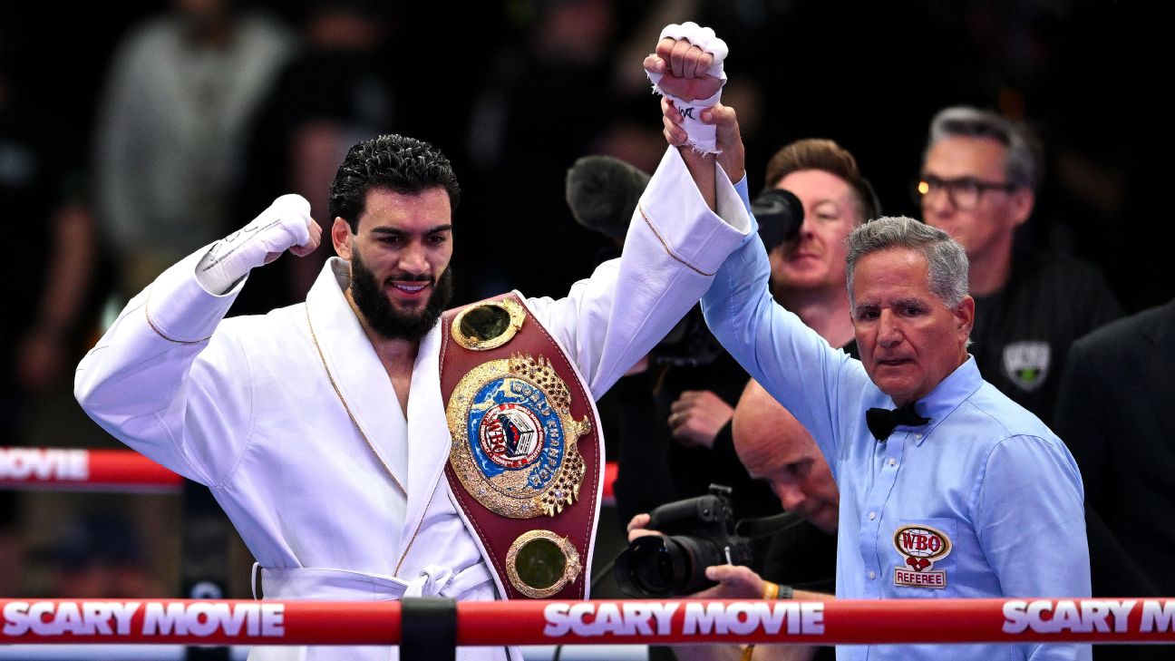 Sheeraz and Kelly to feature on AJ undercard