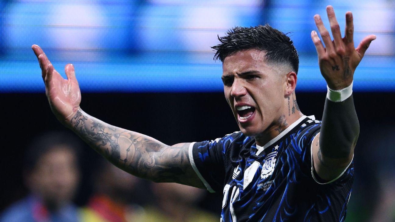 Argentina rallies with two late goals to reach World Cup final vs. Spain