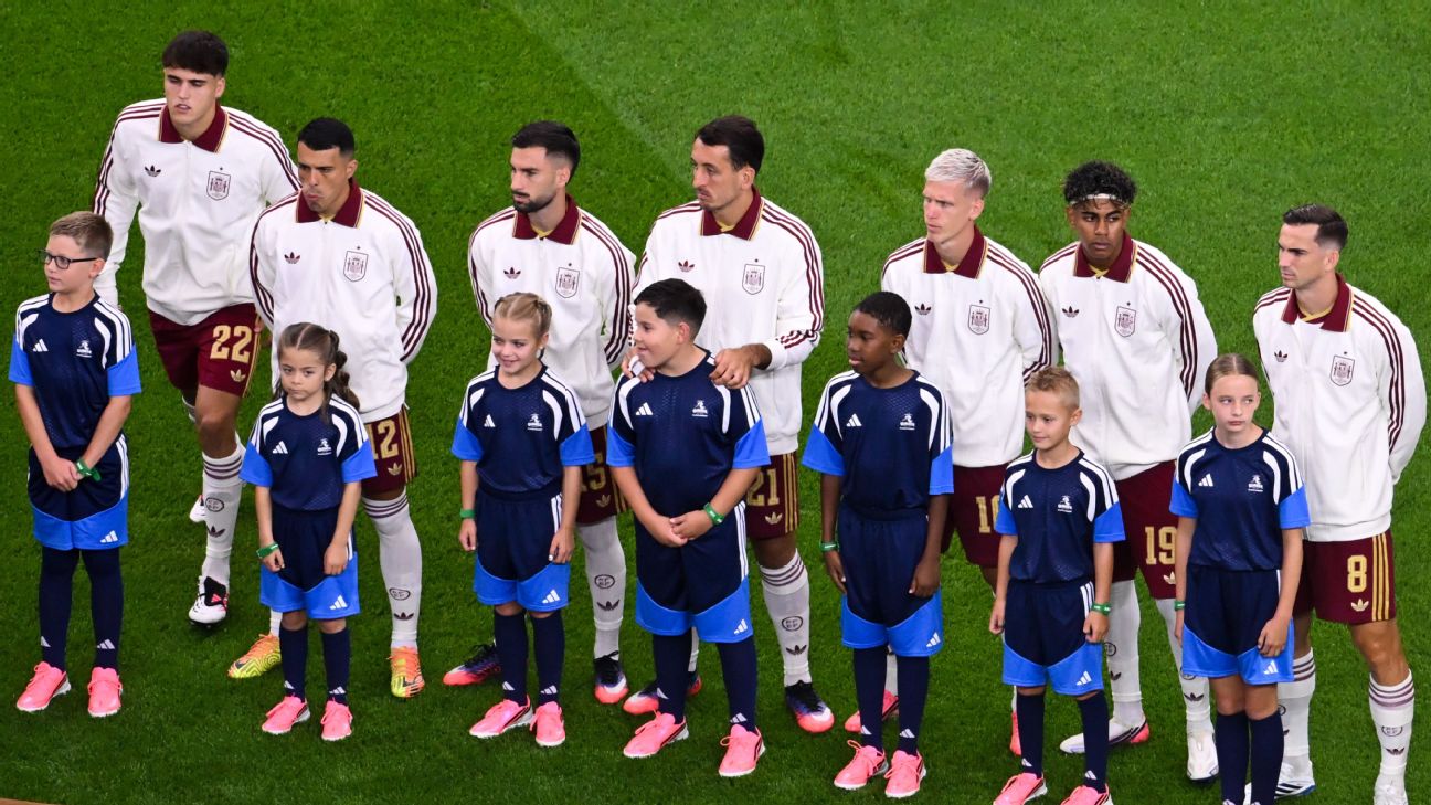'Por que não?': espanhol sugere Bola de Ouro para joia de 19 anos do Barcelona à frente de Lamine Yamal