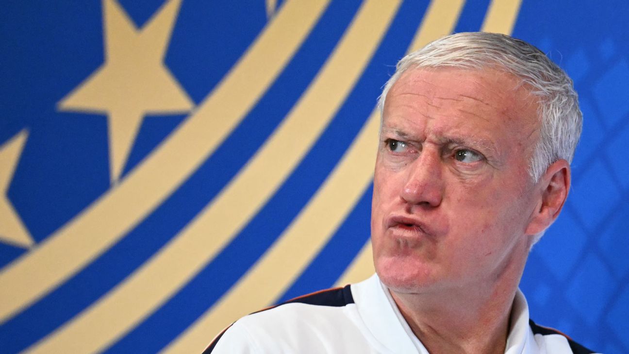 Em tom de despedida, Deschamps diz por que 'não queria jogar' contra Inglaterra e agradece a França: 'Agora chegou ao fim'
