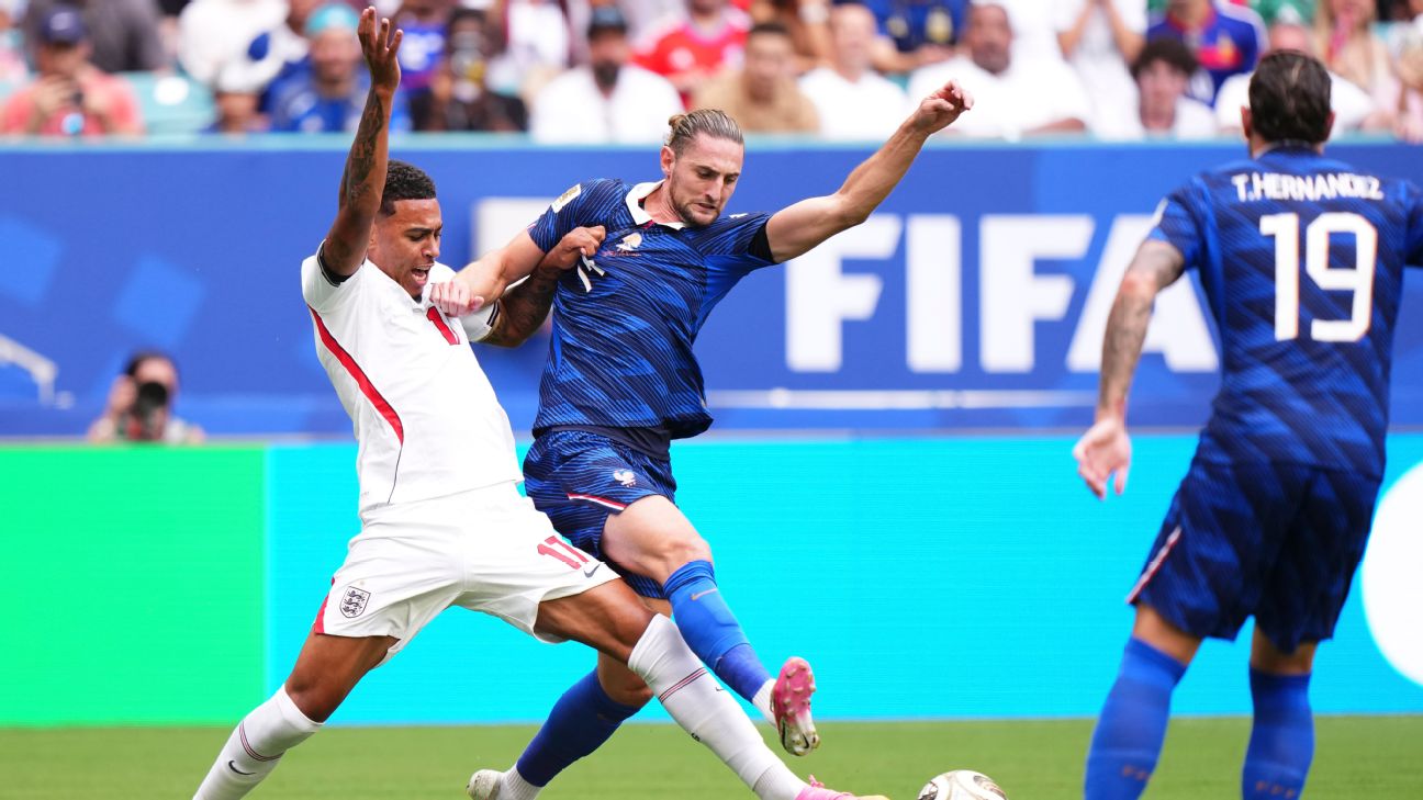 Rabiot detona postura de jogadores da França contra Inglaterra: 'Comportamentos inadmissíveis'