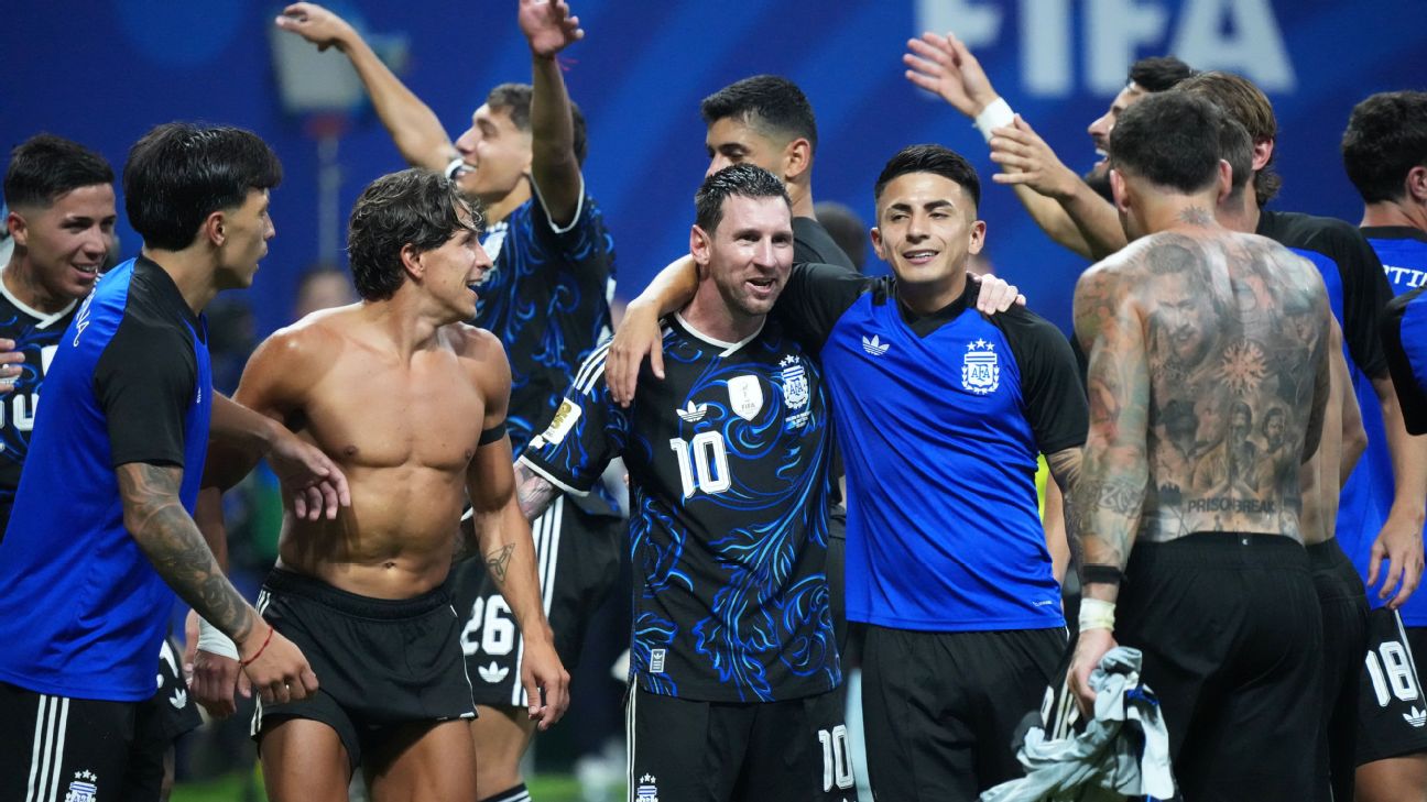 Ronaldinho Gaúcho se derrete pela Argentina, fala em seleção 'humilde' e elogia união: 'Linda de ver'