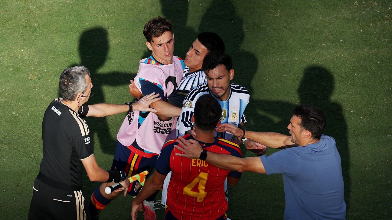 Argentina's Paredes chokes Spain's García after WC loss