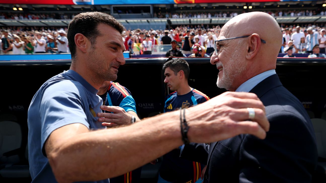 De la Fuente a Scaloni: "Eres joven y eres mejor que yo"