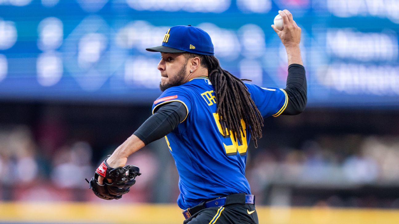 Fantasy baseball lineup advice for Tuesday: Castillo in position to rebound against the Reds
