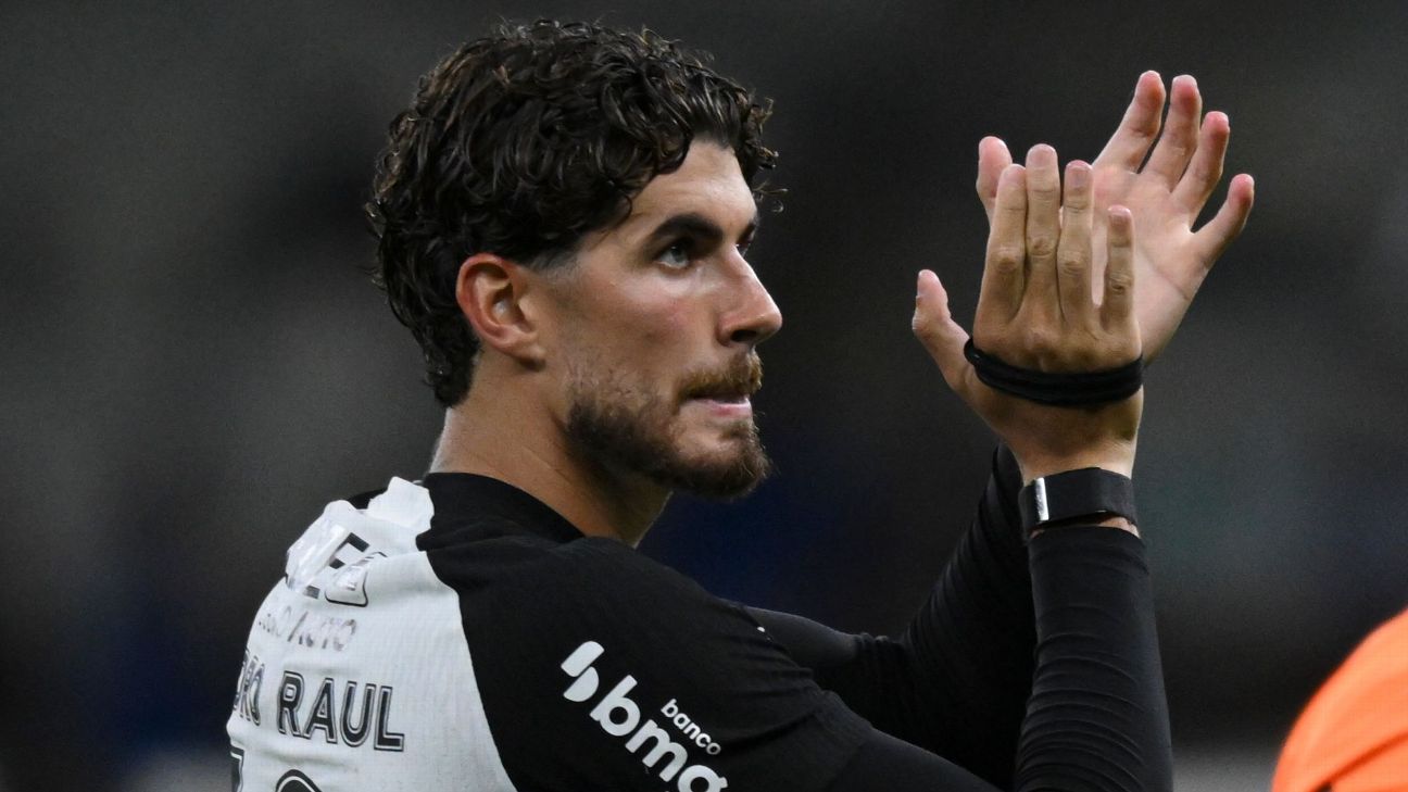 Internacional descarta Pedro Raul e mira atacante que disputou Copa do Mundo