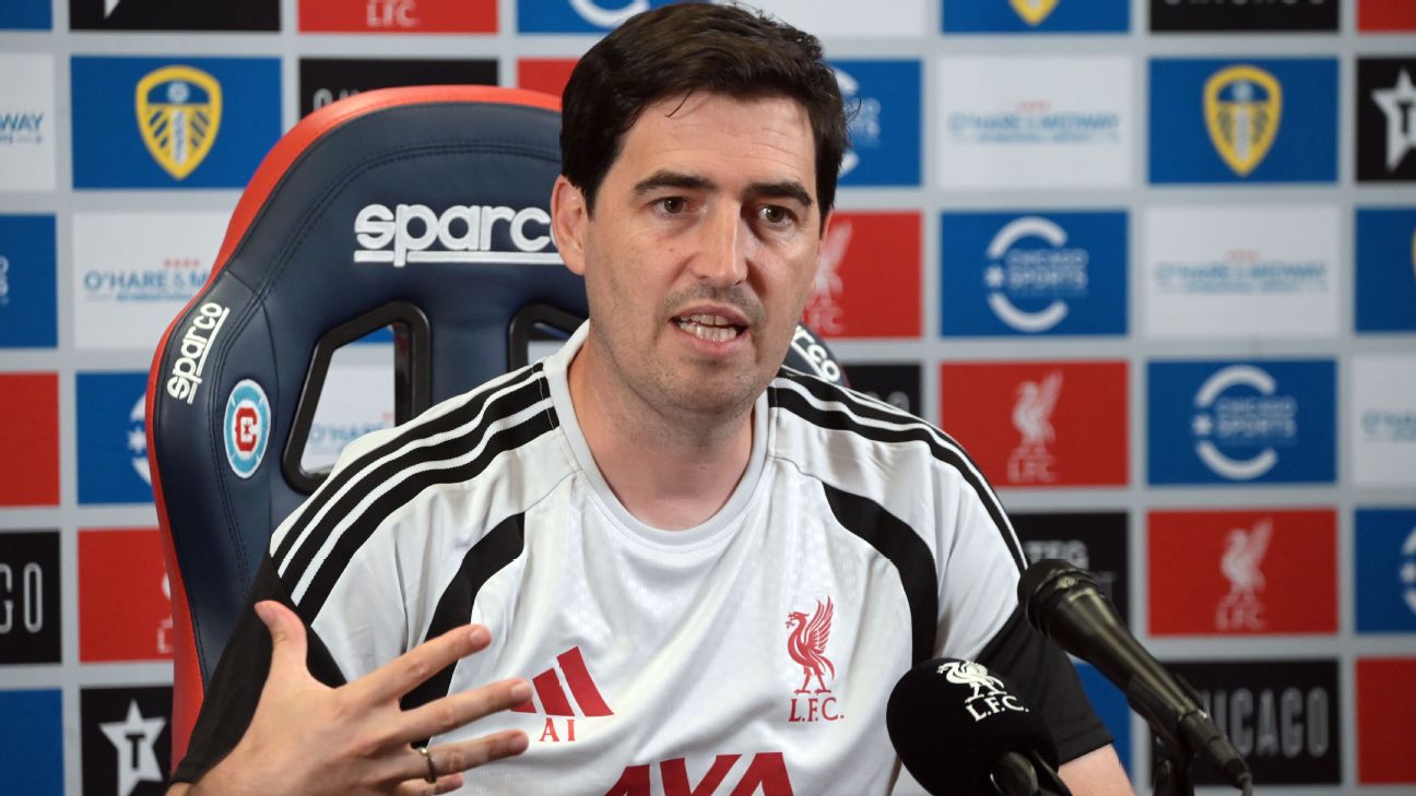 Técnico do Liverpool é 'sincerão' sobre posição que buscará com urgência no mercado: 'Definitivamente precisamos contratar um'