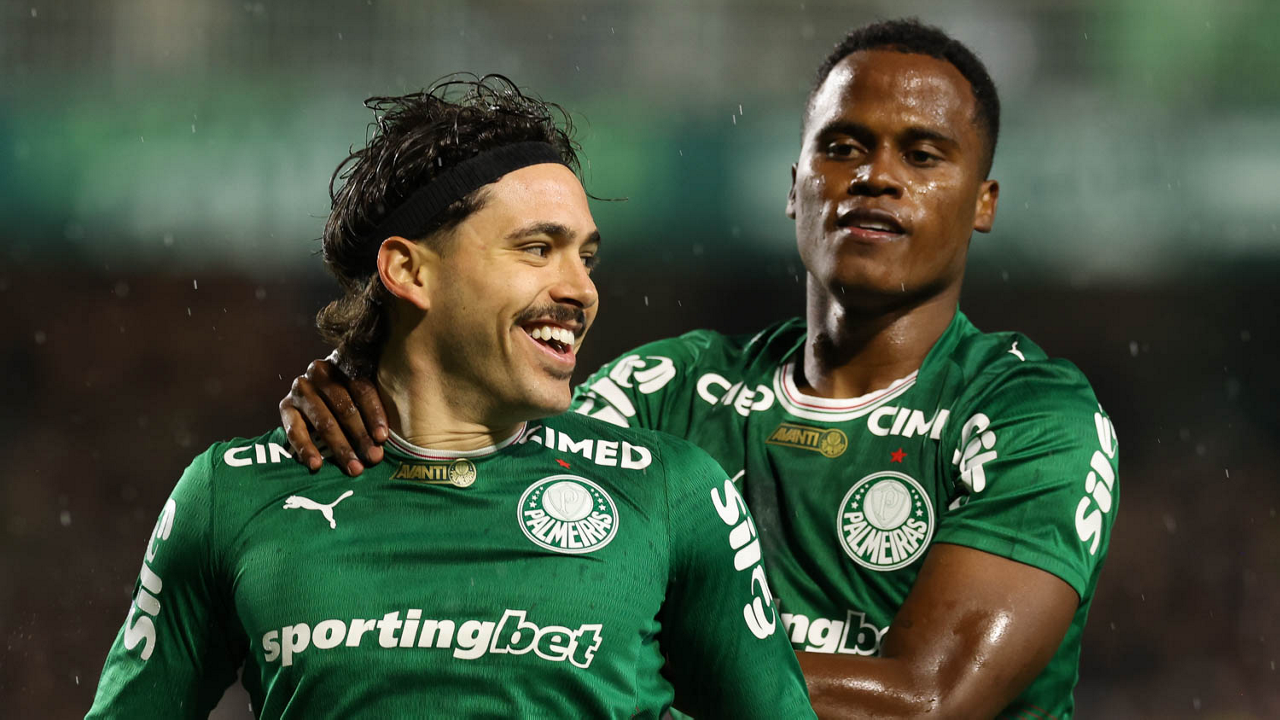Mauricio brilha, Palmeiras supera desfalques e vence o Coritiba na volta do Brasileirão