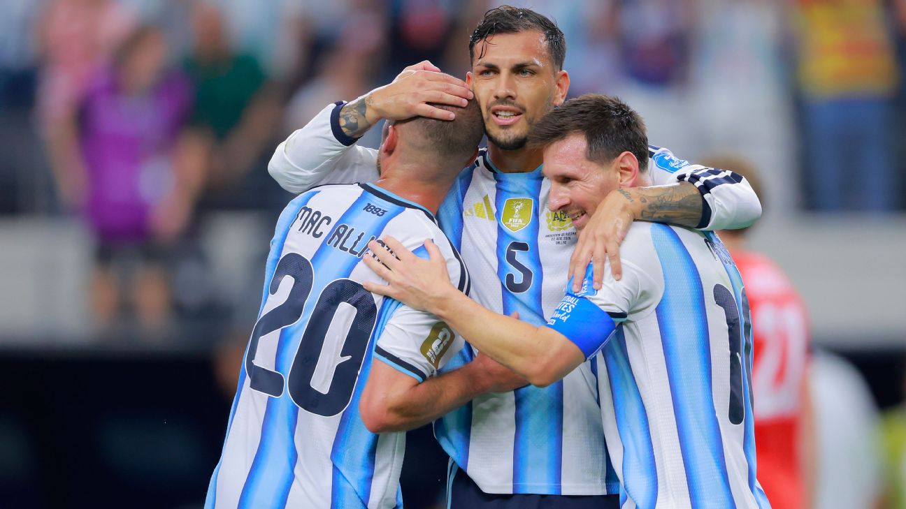 Paredes volta ao Boca cinco dias após final da Copa e indica 'adeus' de Messi da Argentina: 'Ele tomou uma decisão'