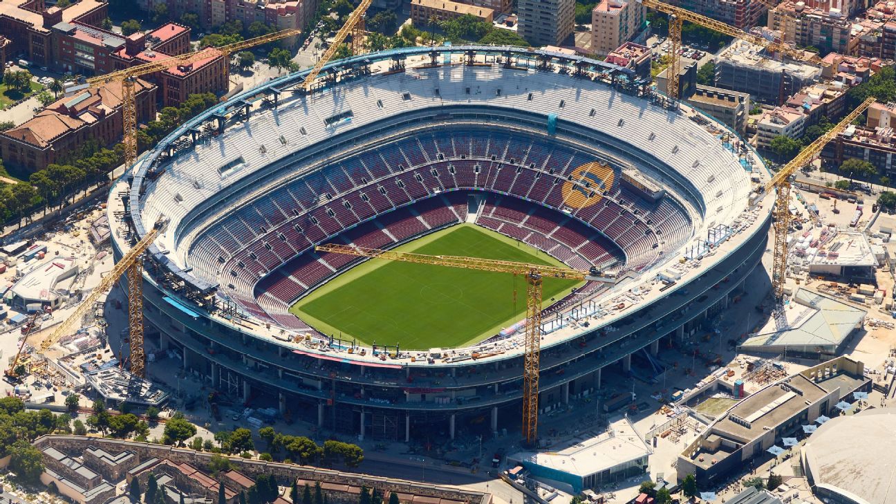 Barcelona se manifesta após funcionário morrer em obras de reforma do Camp Nou