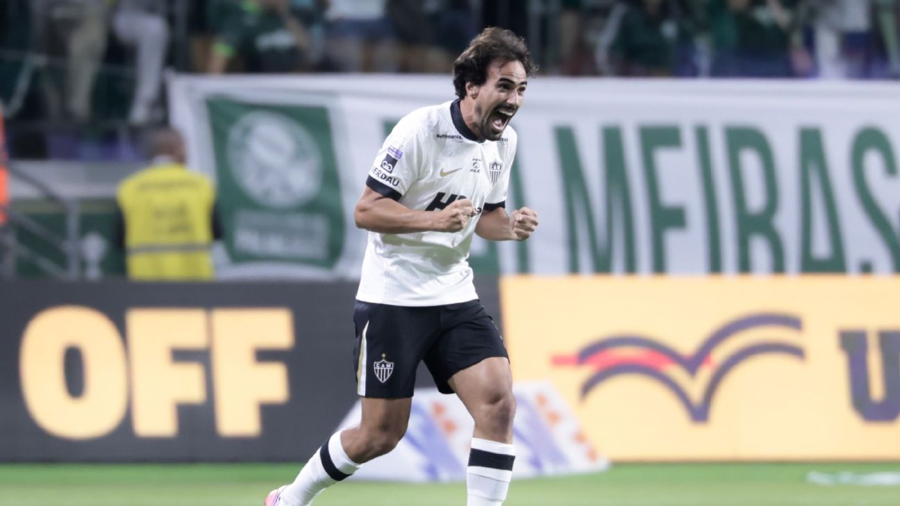 Atlético-MG vence o Palmeiras, que desperdiça chance de disparar e vê vantagem para o Flamengo diminuir no Brasileirão