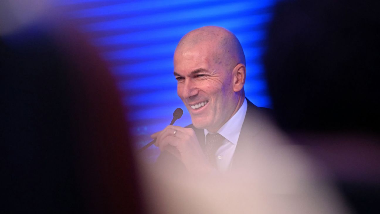 Zidane revela recusa a clubes da Europa por sonho de treinar a França: 'Era a única coisa que eu queria fazer'