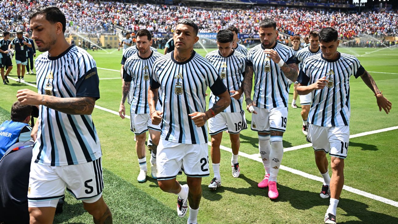 Fifa anuncia investigação contra AFA e quarteto da Argentina por comportamento na final da Copa