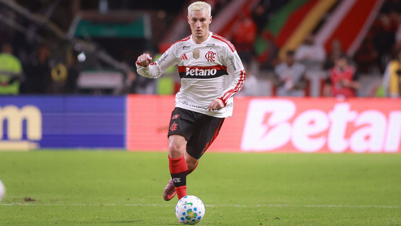Varela detona postura do Flamengo contra o Inter e diz que time não está no melhor momento: '15 dias para fechar as portas e trabalhar'