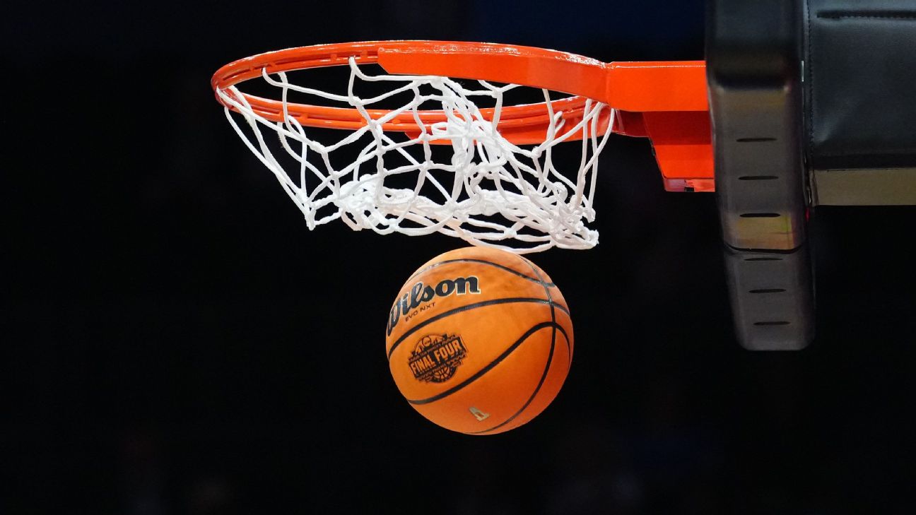 espn.com - Dan Murphy - Over 100 college women's basketball players join union effort