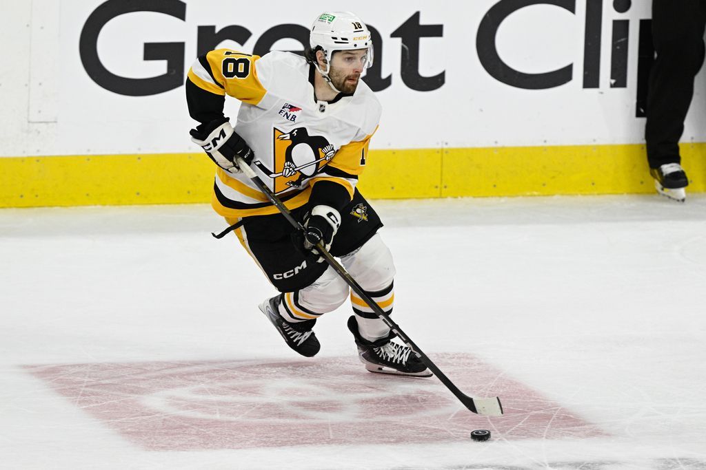 Penguins sign veteran forward Tommy Novak to a 3-year extension