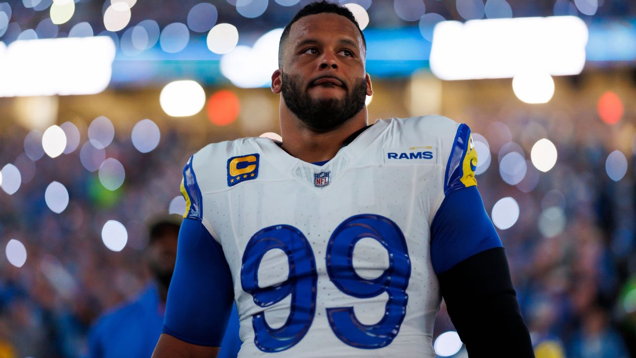 Sean McVay espera que Aaron Donald decida su futuro tras entrenar