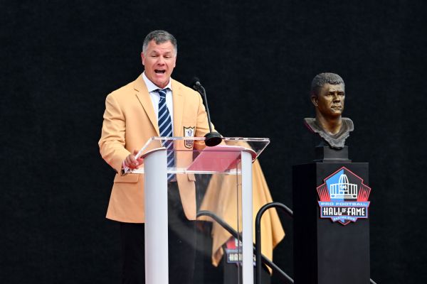 Adam Vinatieri, who was enshrined into the Pro Football Hall of Fame on Saturday, retired with NFL records of 2,673 career points and 599 field goals. — Article image accompanying Vinatieri pokes fun at Manning, Belichick in Hall of Fame speech on WagerUp Sports News.