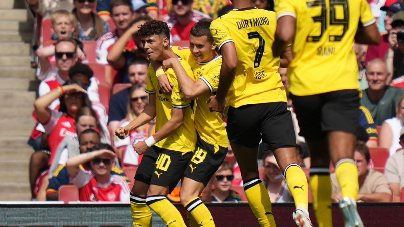Arsenal 2-3 Borussia Dortmund: Bundesliga side lift Emirates Cup after thrilling game - as it happened - ESPN