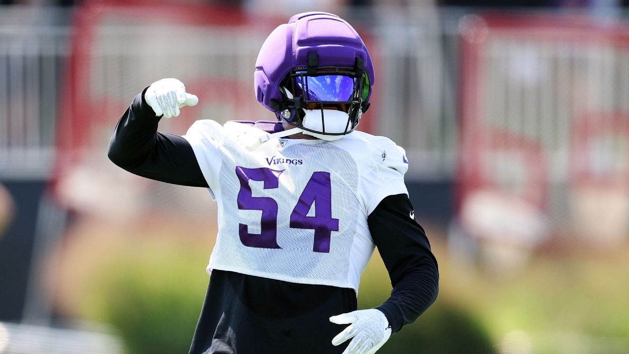 Minnesota Vikings lose Adams for season due to knee injury