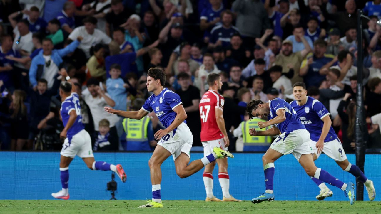 Rubin Colwill ซัดท้ายเกมช่วย Cardiff เสมอ Wrexham 1-1 เปิดศึก Championship รูปข่าวฟุตบอล