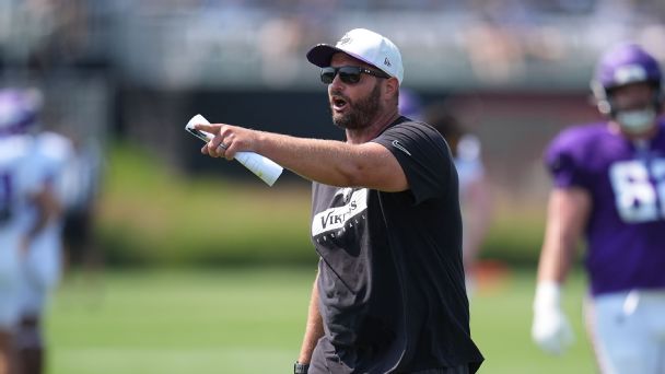Coach Carter brings old-school toughness to Vikings' O-line