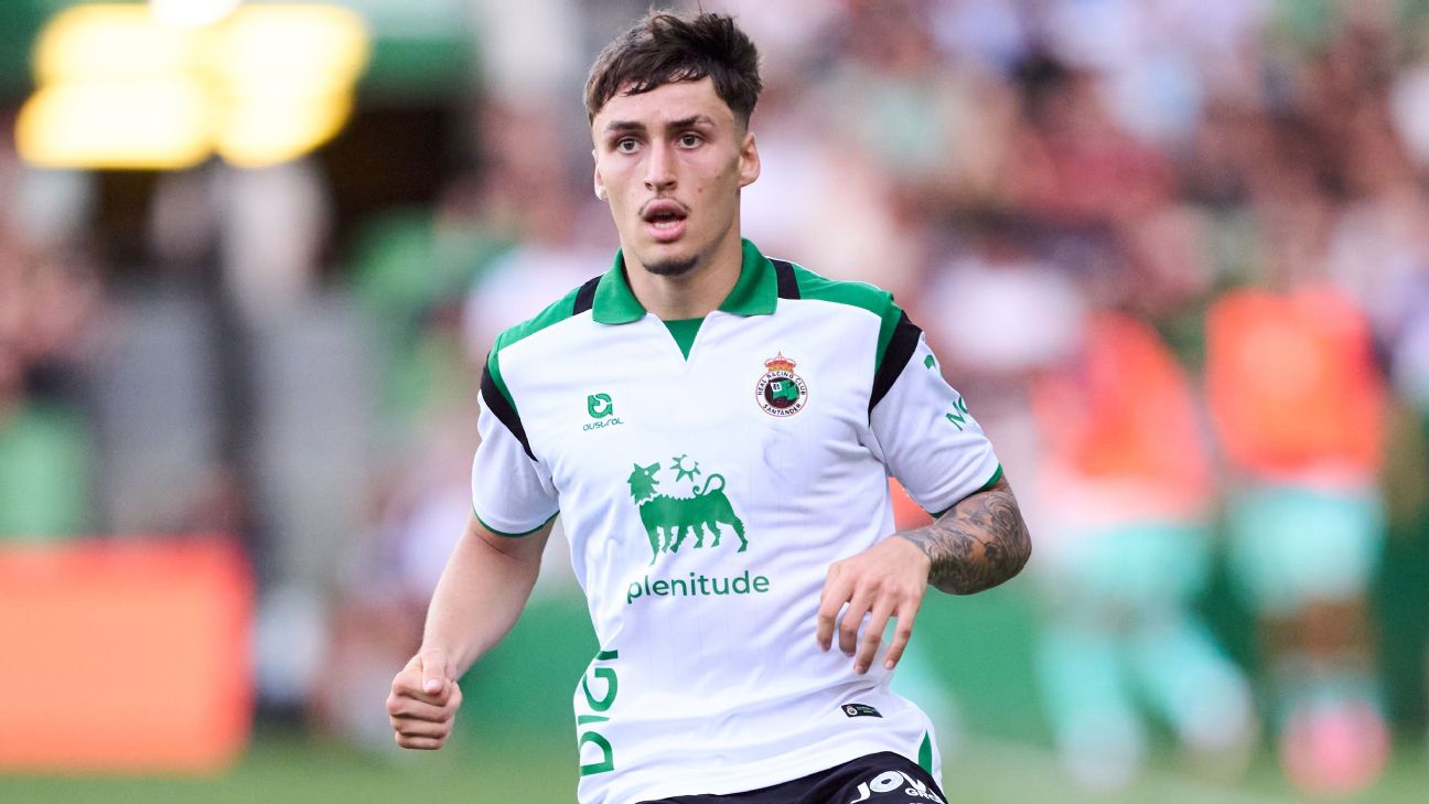 แมนเชสเตอร์ ยูไนเต็ดเล็ง Jorge Salinas แบ็กซ้าย Racing Santander เจอ Atlético Madrid แย่ง รูปประกอบข่าวฟุตบอล