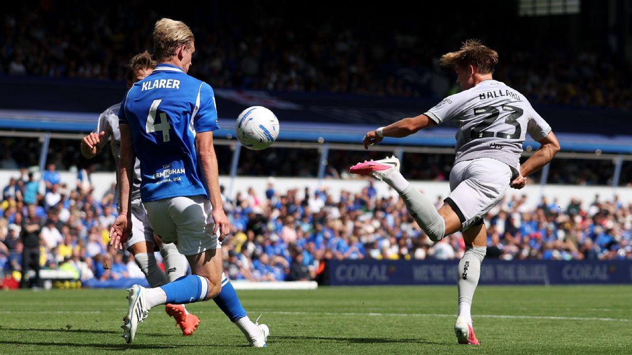 Dom Ballard ยิงหลังเท้าให้ Bristol City ในเกมพบ Birmingham