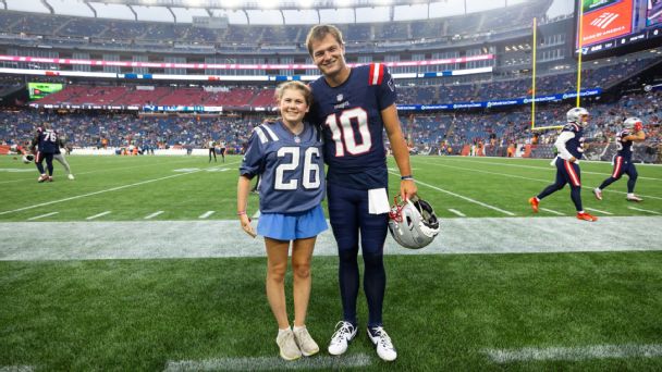 Ann Michael Maye cumple el sueño de una joven aficionada de los Patriots en Gillette Stadium