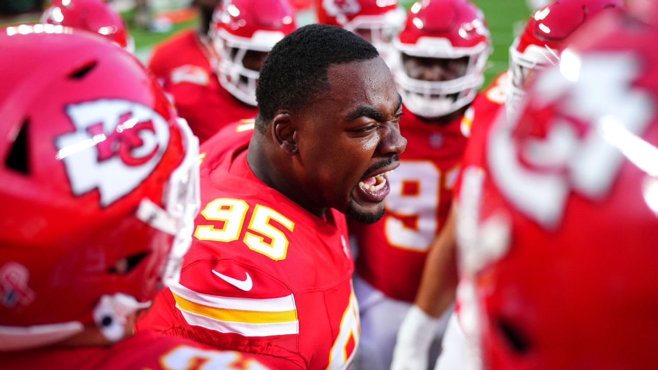 Chiefs rush to rebuild defense around veteran Chris Jones