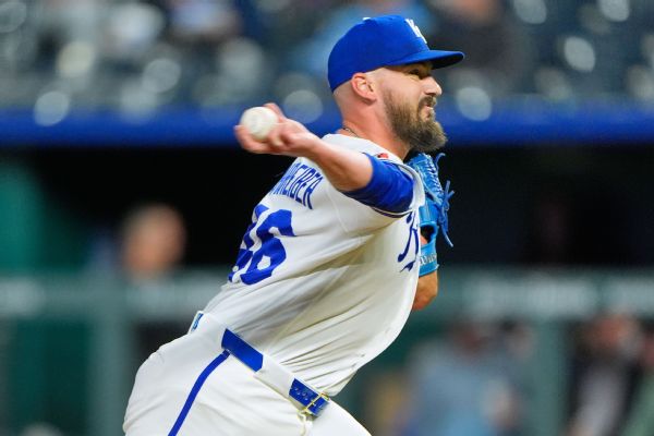 Yankees claim Schreiber from Royals to boost bullpen