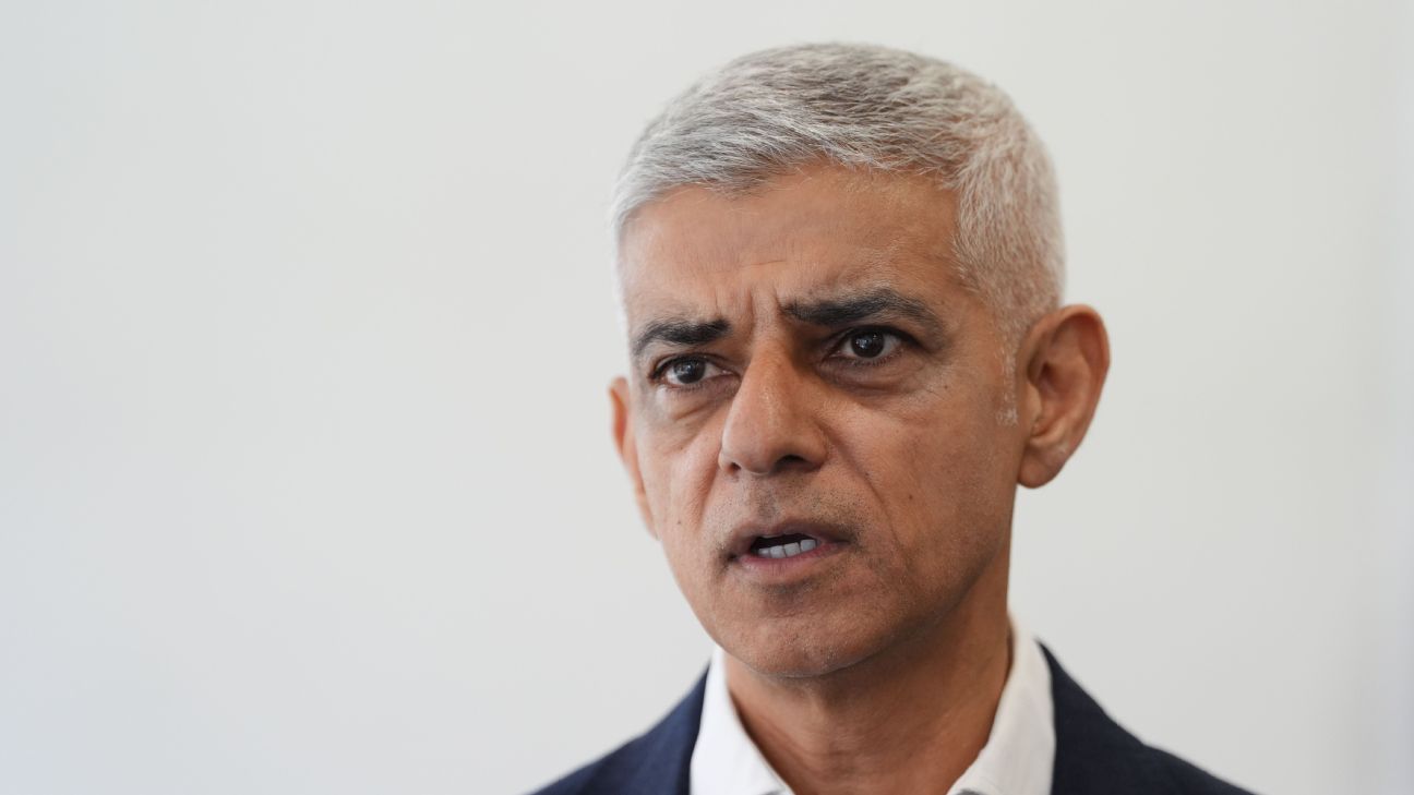 London Mayor Khan calls for Fury-AJ in Britain