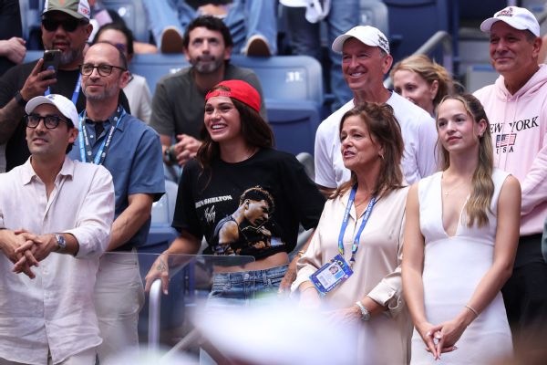 Trinity Rodman เดินทางจากเกมฟุตบอลไปเชียร์ Ben Shelton ในรอบชิงชนะเลิศ US Open รูปประกอบข่าวฟุตบอล
