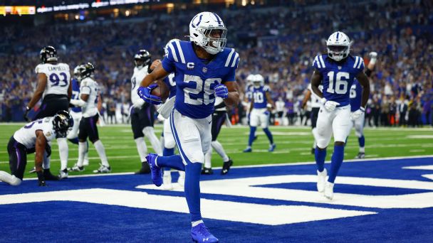 Jonathan Taylor y Christian McCaffrey lideran las apuestas de touchdown para la Semana 2