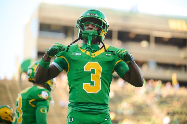 Article image accompanying Oregon WR McClellan, TE Johnson sit out 84-0 win with injuries on WagerUp Sports News. Article image accompanying Oregon WR McClellan, TE Johnson sit out 84-0 win with injuries on WagerUp Sports News.