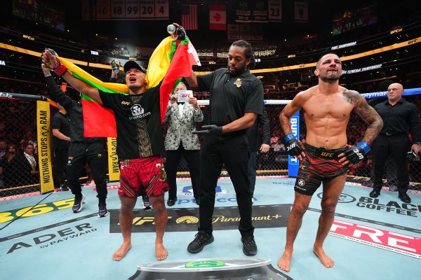 Joshua Van dominates Alexandre Pantoja in rematch to retain UFC title