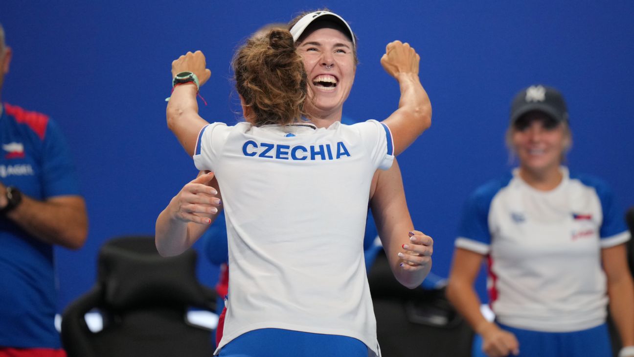 Linda Noskova, Czechia reach Billie Jean King Cup final